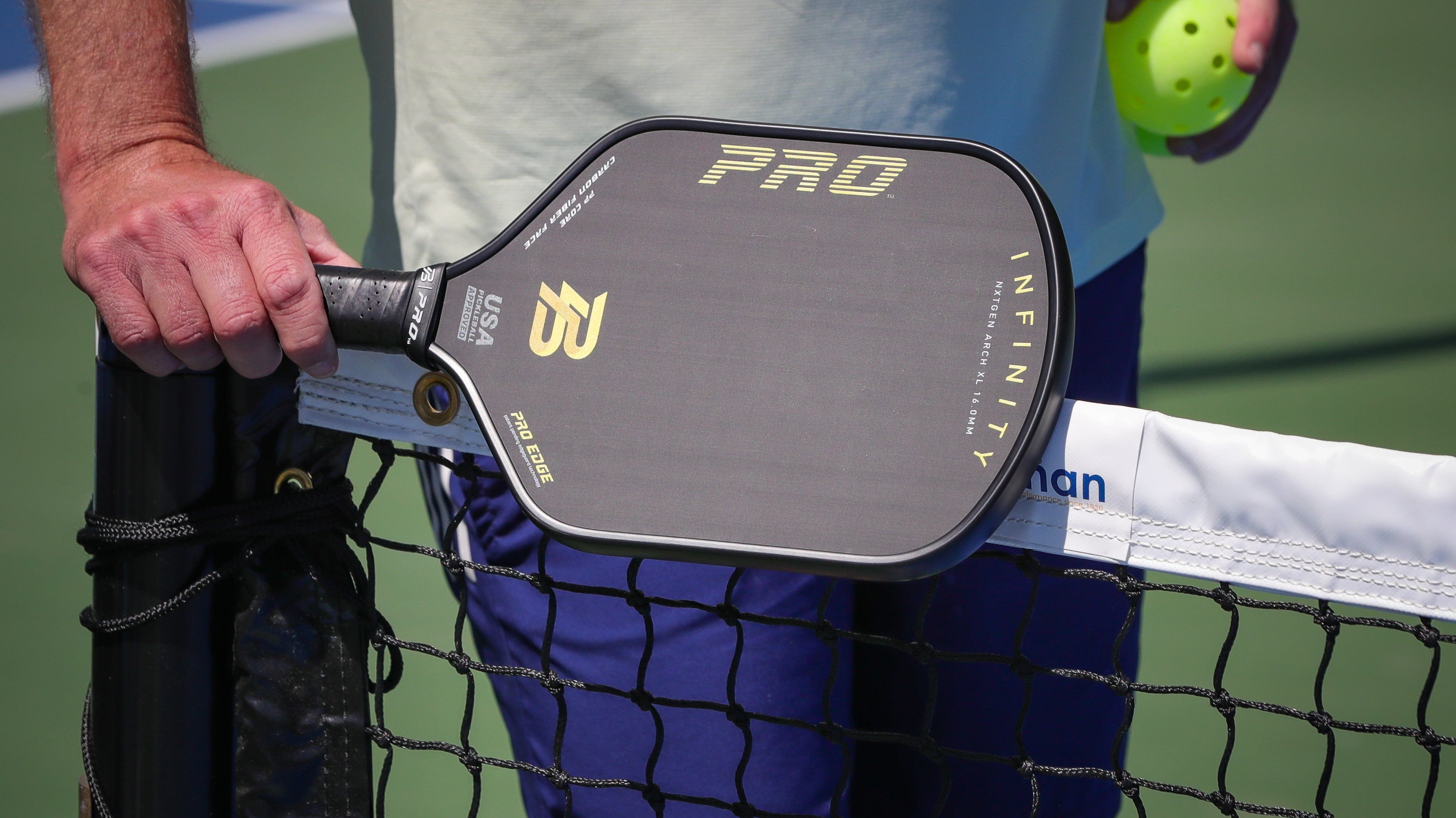 How to Choose a Pickleball Paddle