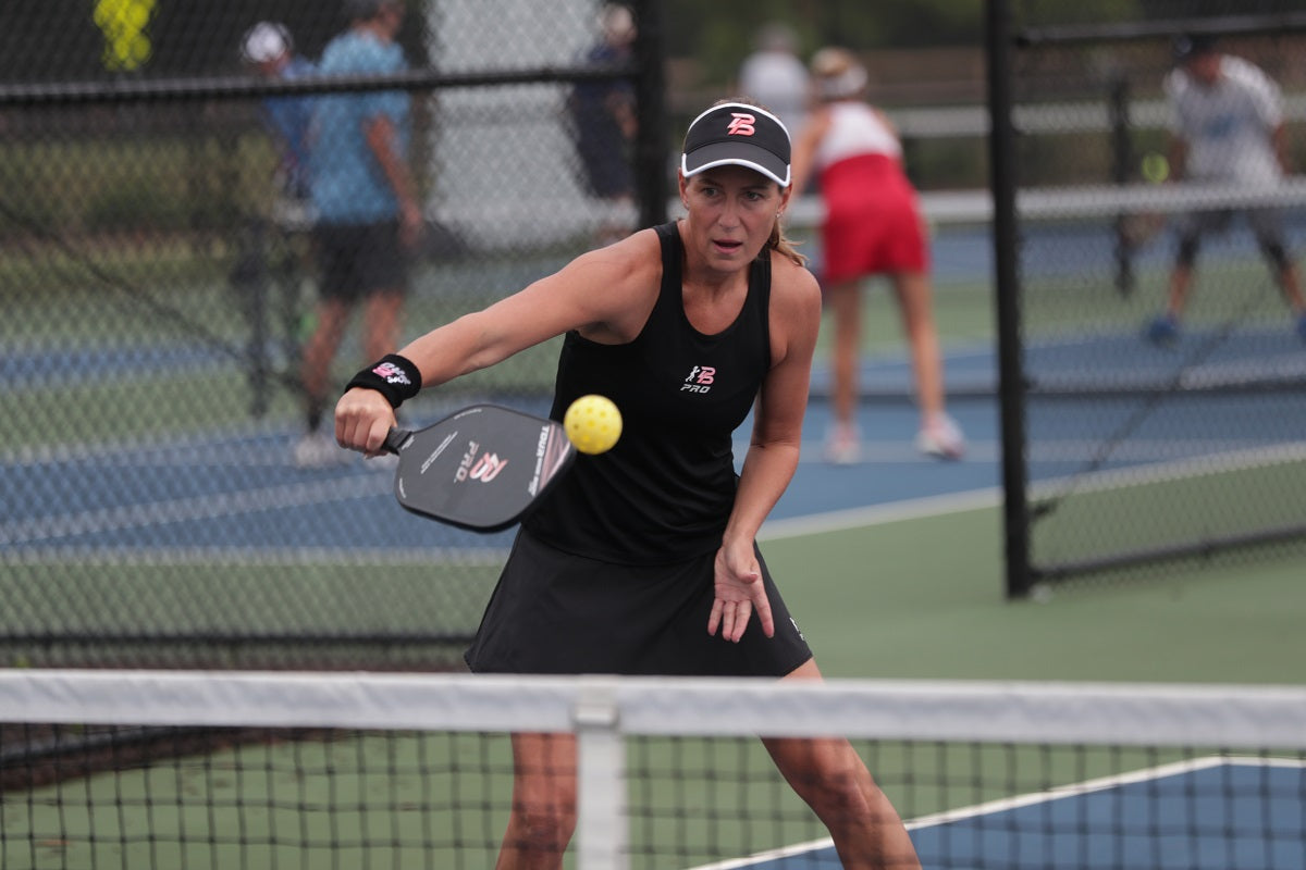 2024's Top Pickleball Paddles for Women: Find Your Perfect Match with Coordinating Bags